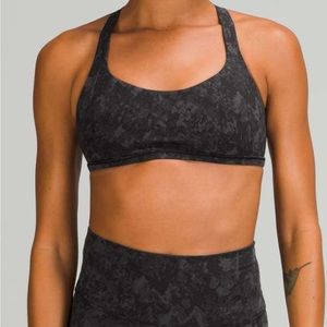 Lululemon Free To Be Sports Bra